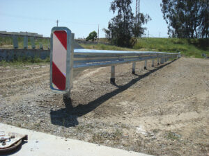 Guardrail with redirection capacity